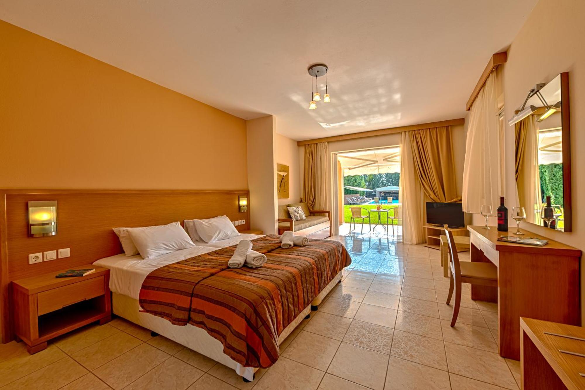 Anilio Plaza Aparthotel Zacharo Phòng bức ảnh